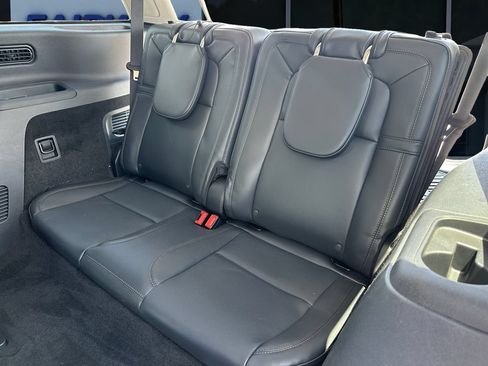 Used 2025 Lincoln Aviator Reserve w/ Equipment Group 201A AWD/4WD image 12