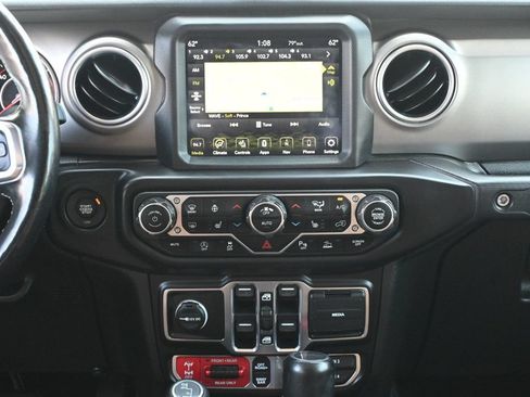 Used 2020 Jeep Gladiator Rubicon AWD/4WD image 17