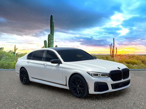 Used 2021 BMW 750i xDrive w/ Executive Package AWD/4WD image 7