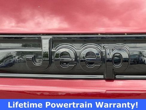New 2025 Jeep Grand Cherokee Altitude AWD/4WD image 11