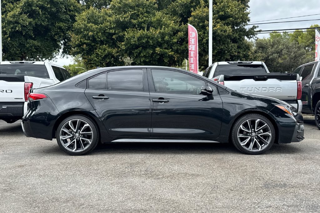 Certified 2020 Toyota Corolla XSE FWD image 2
