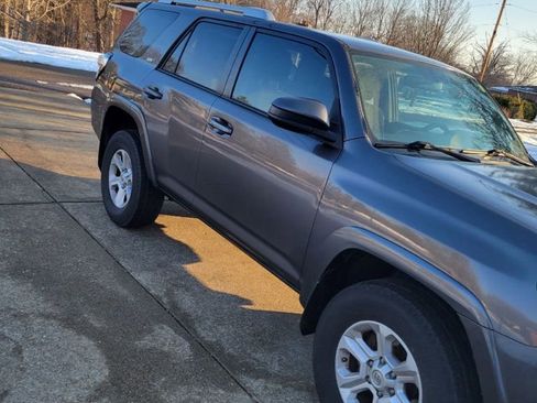 Used 2014 Toyota 4Runner SR5 image 6