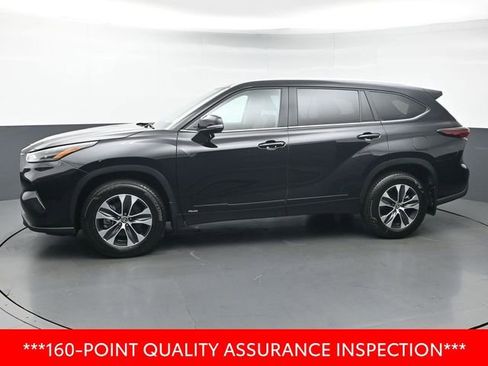 Certified 2026 Toyota Highlander XLE w/ Protection Package #3 (TMS) AWD/4WD image 2