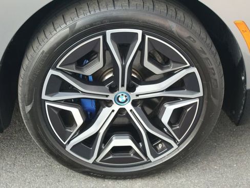 Used 2024 BMW iX xDrive50 w/ Premium Package image 9