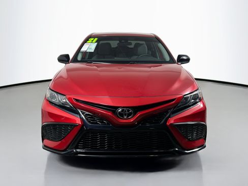 Used 2021 Toyota Camry SE FWD image 9