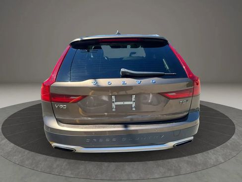 Used 2018 Volvo V90 T5 Cross Country w/ Convenience Package AWD/4WD image 6