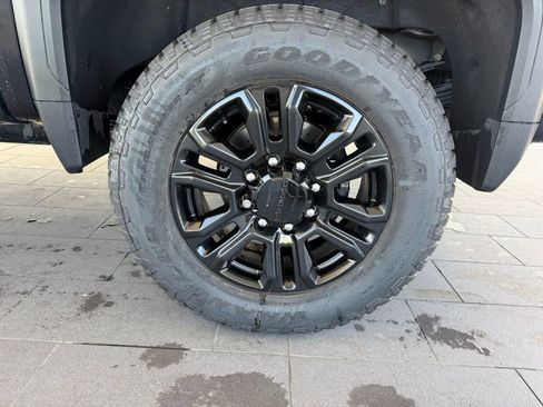 Used 2021 GMC Sierra 3500 Denali w/ Denali Black Diamond Edition image 13