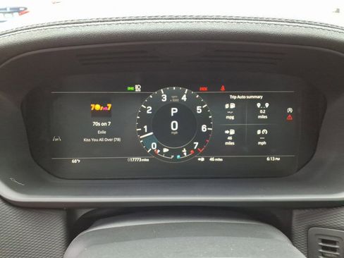 Certified 2024 Land Rover Discovery Dynamic SE image 25