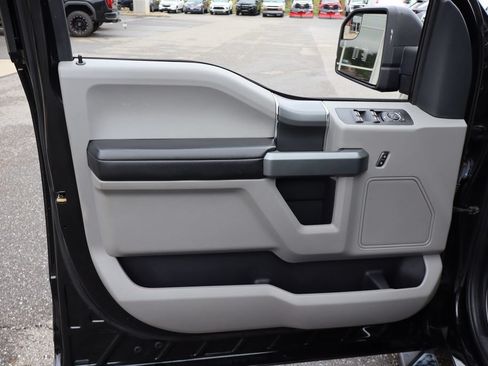 Used 2018 Ford F150 XLT w/ Equipment Group 302A Luxury AWD/4WD image 12