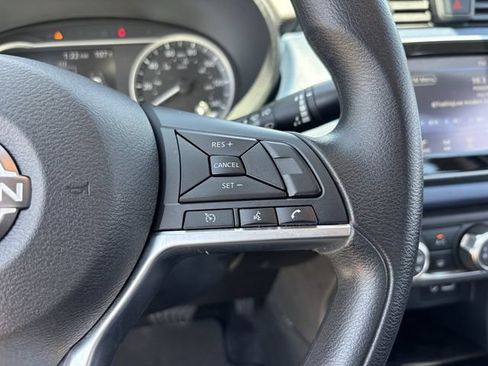 Used 2025 Nissan Versa SV FWD image 27