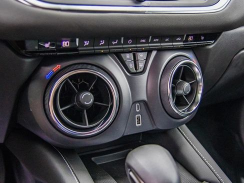New 2025 Chevrolet Blazer LT w/ Convenience Package FWD image 46