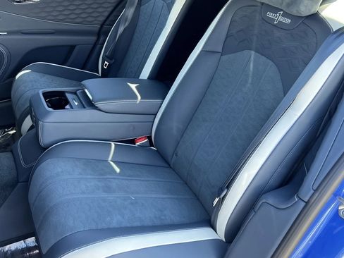 Certified 2025 Bentley Flying Spur Plug-In Hybrid w/ First Edition Specification AWD/4WD image 19