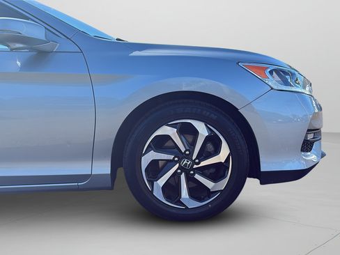 Used 2016 Honda Accord EX image 28