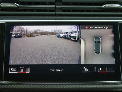 Used 2025 Audi SQ8 Prestige w/ Prestige Package image 18