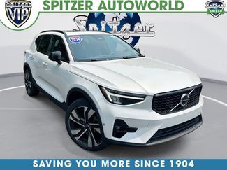 Used 2024 Volvo XC40 B5 Plus w/ Protection Package Premier AWD/4WD video 1