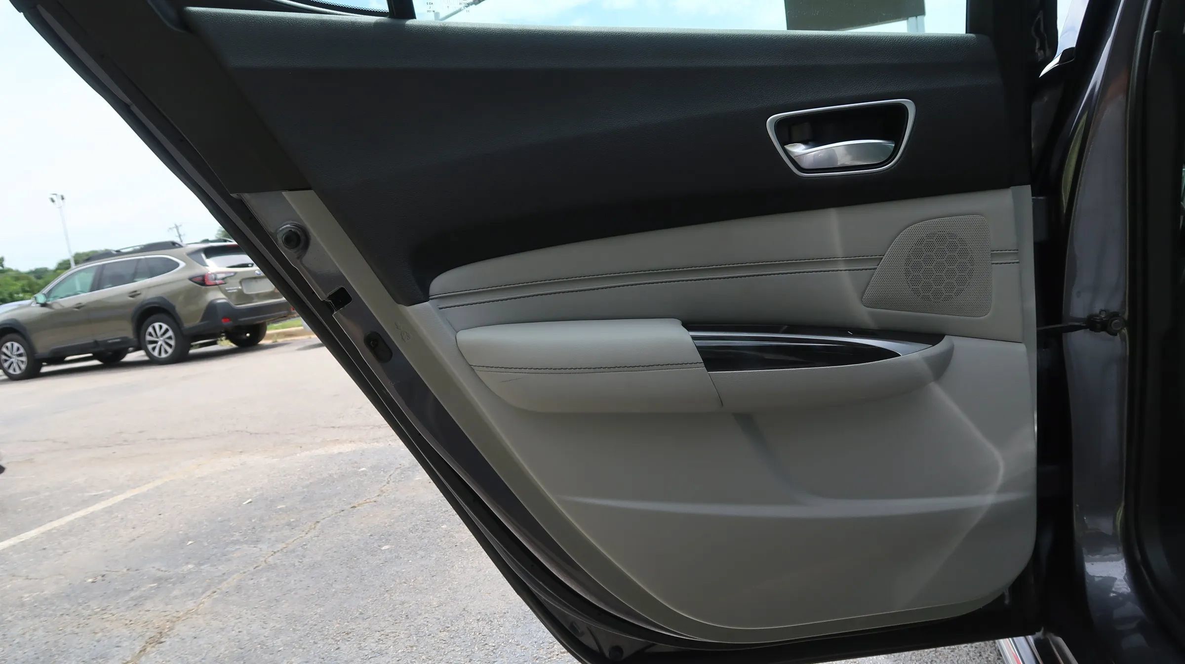 Used 2018 Acura TLX w/ Technology Package FWD image 47