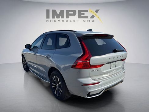 Used 2024 Volvo XC60 B5 Core AWD/4WD image 2
