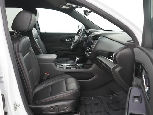 Used 2022 Chevrolet Traverse RS w/ LPO, Floor Liner Package AWD/4WD image 11