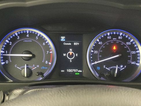Used 2019 Toyota Highlander XLE AWD/4WD image 23
