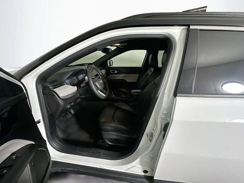 Used 2025 Jeep Compass Limited image 13