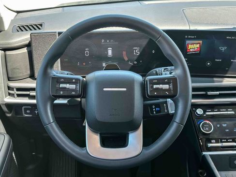 Used 2025 Hyundai Santa Fe SEL FWD image 26