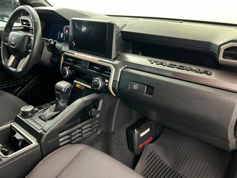 Used 2025 Toyota Tacoma TRD Off-Road w/ TRD Off Road Upgrade Package AWD/4WD image 24