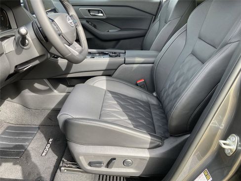 New 2026 Nissan Rogue Platinum w/ Platinum Premium Package AWD/4WD image 26