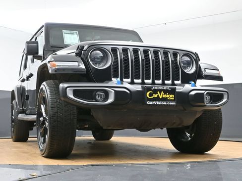 Used 2023 Jeep Wrangler Unlimited Sahara w/ Cold Weather Group AWD/4WD image 49