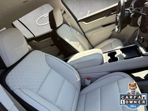 Used 2024 GMC Acadia Denali FWD image 24