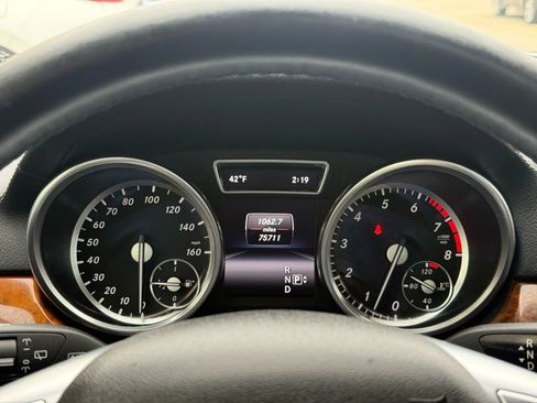 Used 2014 Mercedes-Benz GL 550 4MATIC image 32