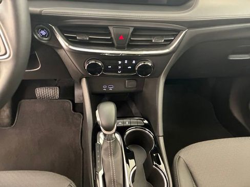 Used 2025 Buick Encore GX Preferred image 21