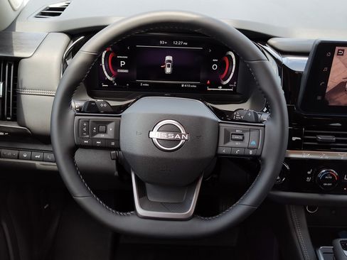 New 2026 Nissan Pathfinder Platinum FWD image 8