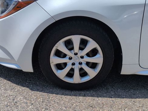 Used 2020 Toyota Corolla LE FWD image 14