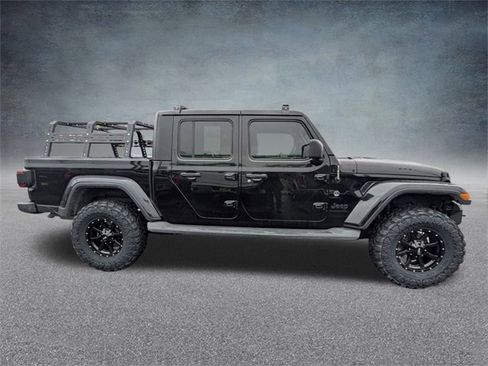 Used 2022 Jeep Gladiator Sport image 3