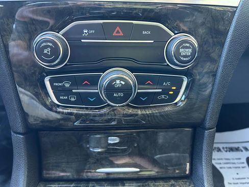 Used 2015 Chrysler 300 C image 45