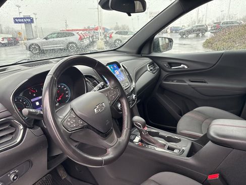 Used 2022 Chevrolet Equinox RS w/ Infotainment Package image 19