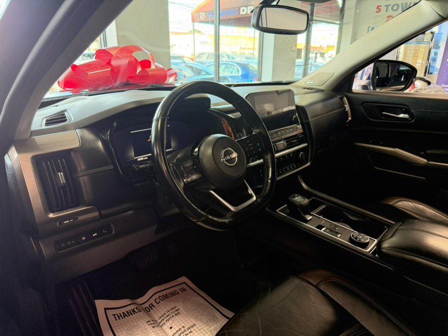 Used 2022 Nissan Pathfinder Platinum AWD/4WD image 23