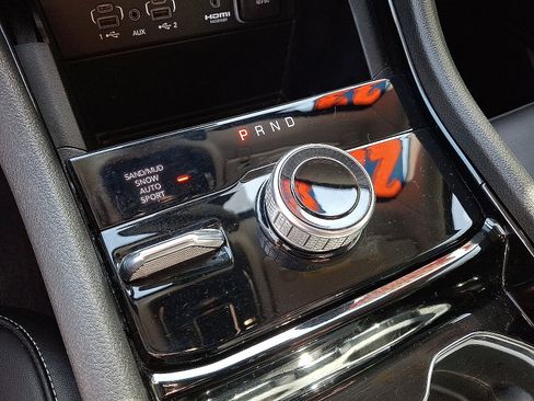 Certified 2023 Jeep Grand Cherokee Limited AWD/4WD image 15
