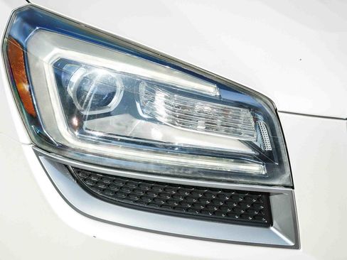 Used 2016 GMC Acadia Denali AWD/4WD image 8