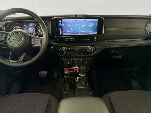 Used 2026 Jeep Gladiator Mojave w/ Safety Group AWD/4WD image 23