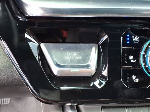 Used 2024 GMC Sierra 3500 Denali Ultimate AWD/4WD image 25