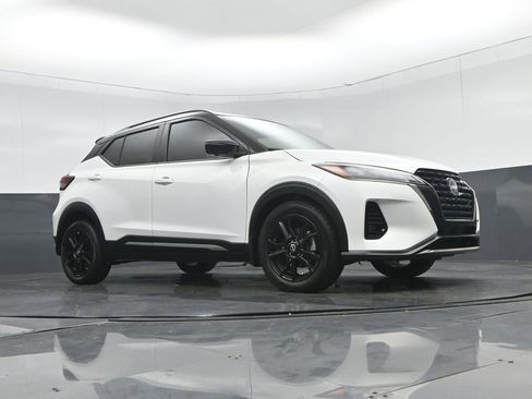 Used 2022 Nissan Kicks SR image 49