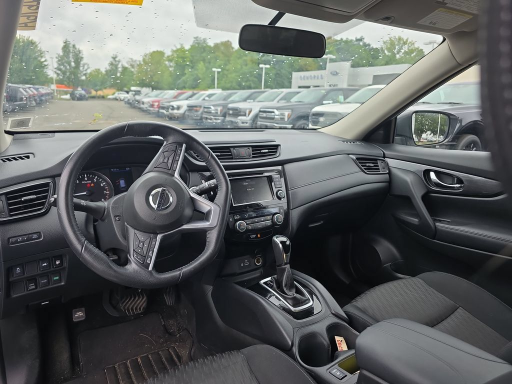 Used 2018 Nissan Rogue SV AWD/4WD image 19