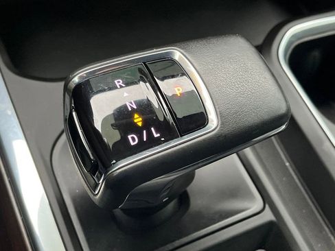 Used 2022 GMC Sierra 1500 SLT w/ SLT Convenience Package image 37