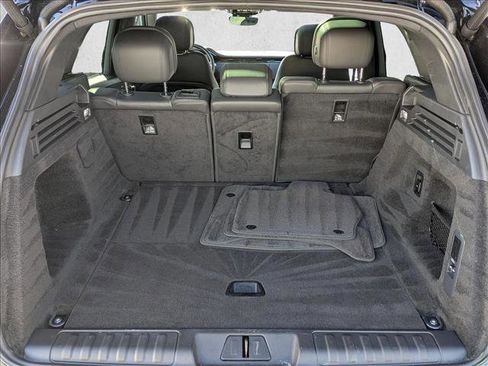 Certified 2025 Land Rover Range Rover Sport SE image 6