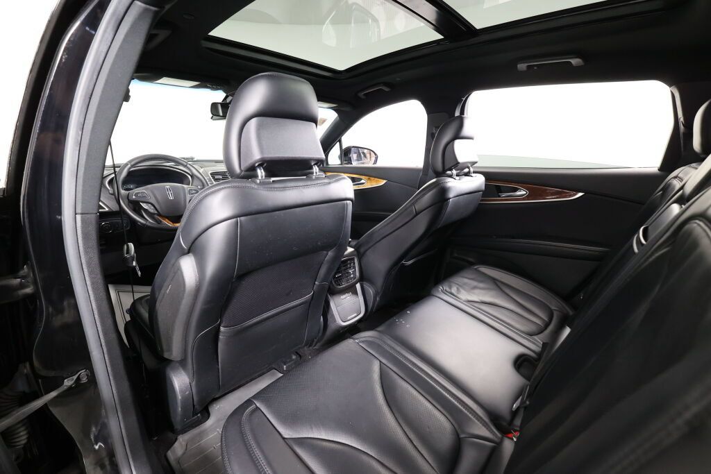 Used 2016 Lincoln MKX Reserve w/ Climate Package FWD image 14