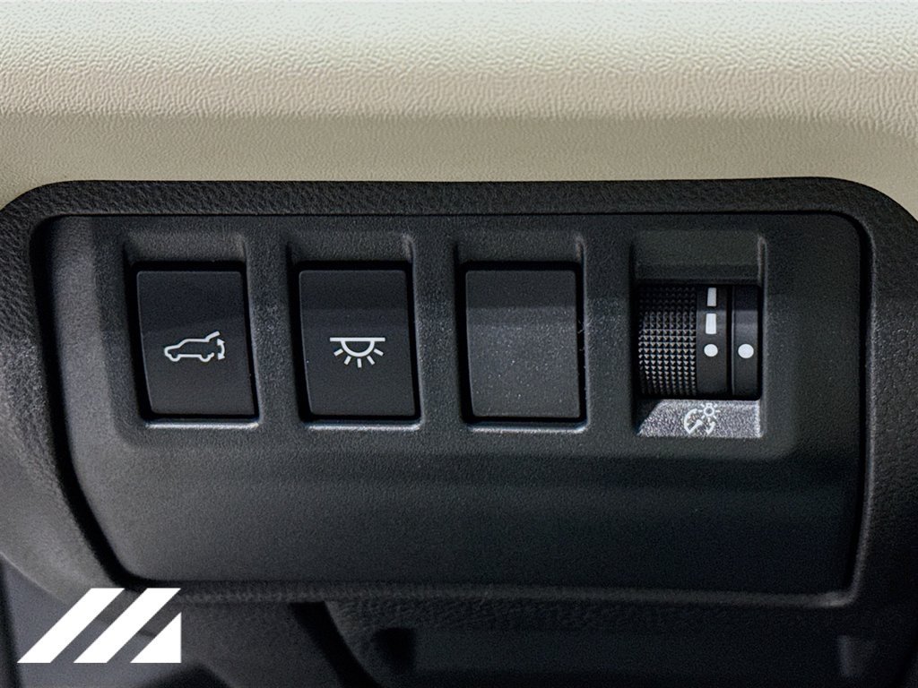 Used 2025 Subaru Ascent Limited w/ Popular Package #2 AWD/4WD image 10