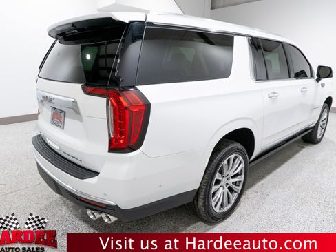 Used 2023 GMC Yukon XL Denali w/ Denali Reserve Package image 5