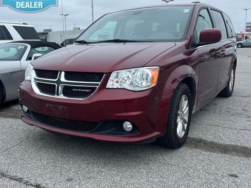 Used 2019 Dodge Grand Caravan SXT FWD image 3