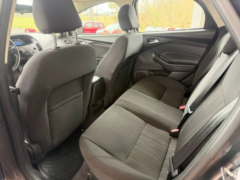 Used 2017 Ford Focus SE FWD image 19